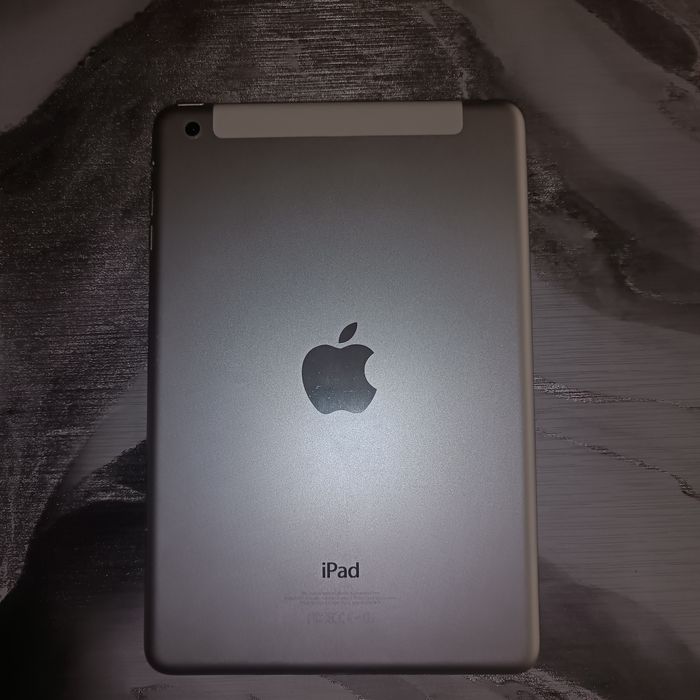 iPad sotiladi icloud bugan