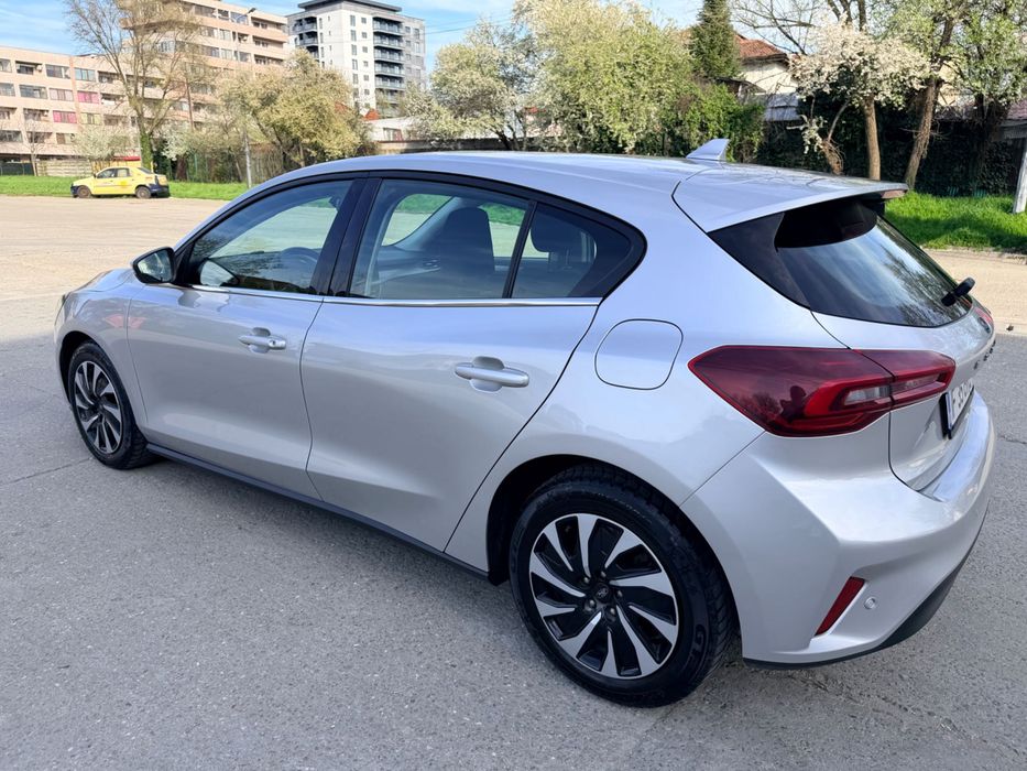 FORD Focus 2023 — imagine 5