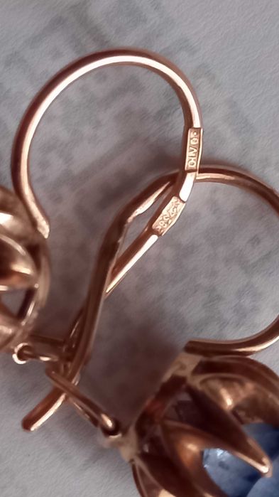 Шикарные золотые серьги !!!