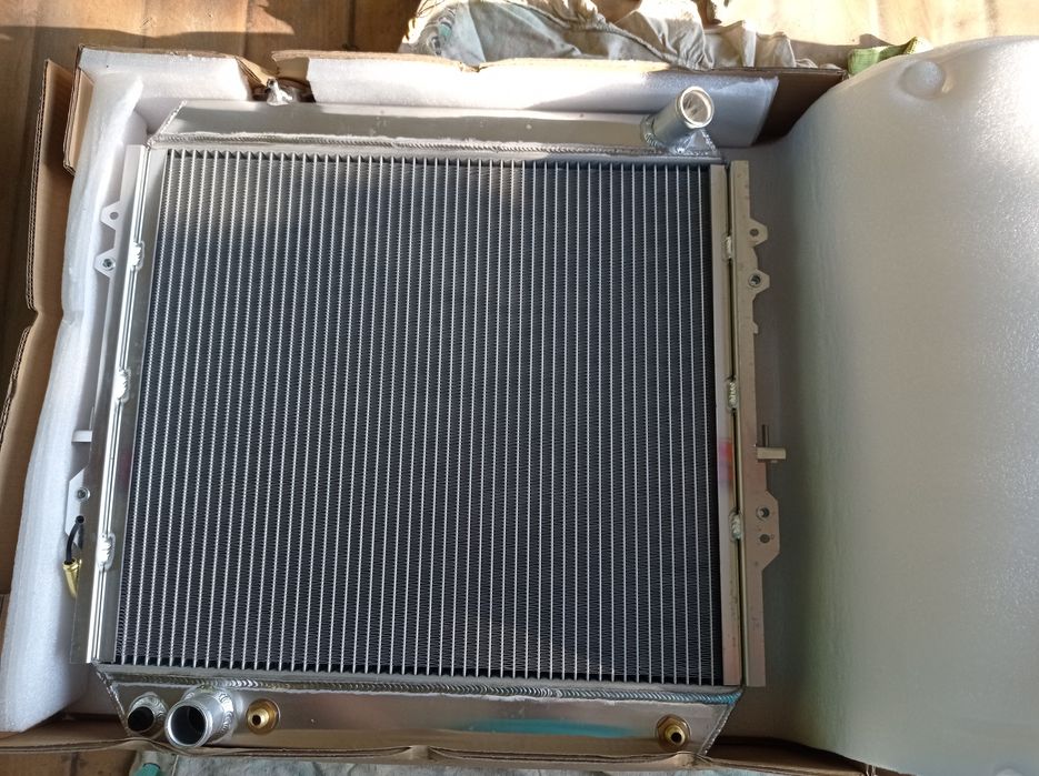 Радиатор на 3vze, бензин, 44мм