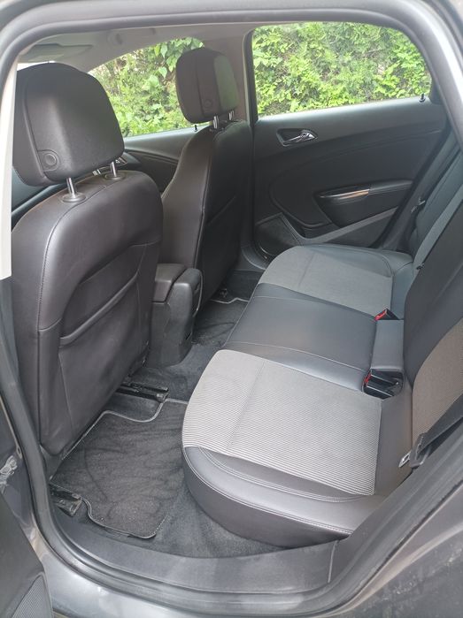 Опел Астра J DCI