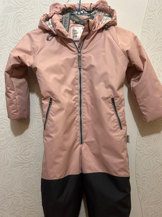 Куртки и комбинезоны на девочку