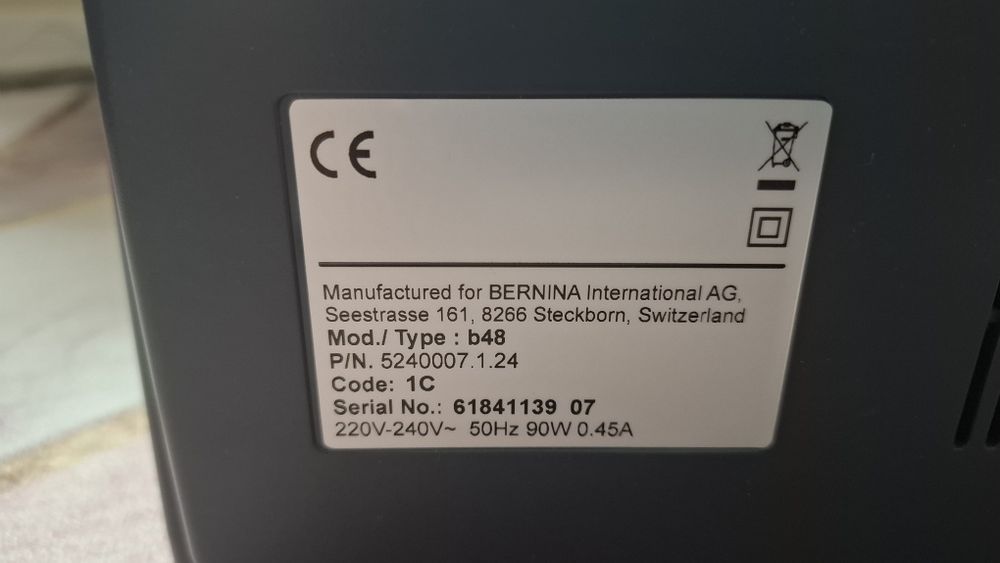 Продам оверлок Bernina