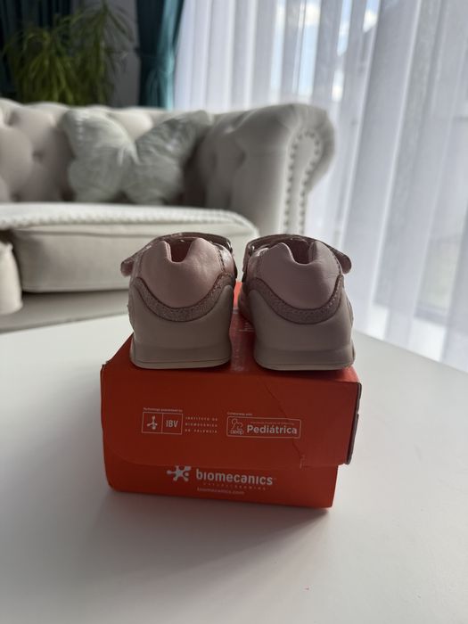 Sandale Biomecanics 22