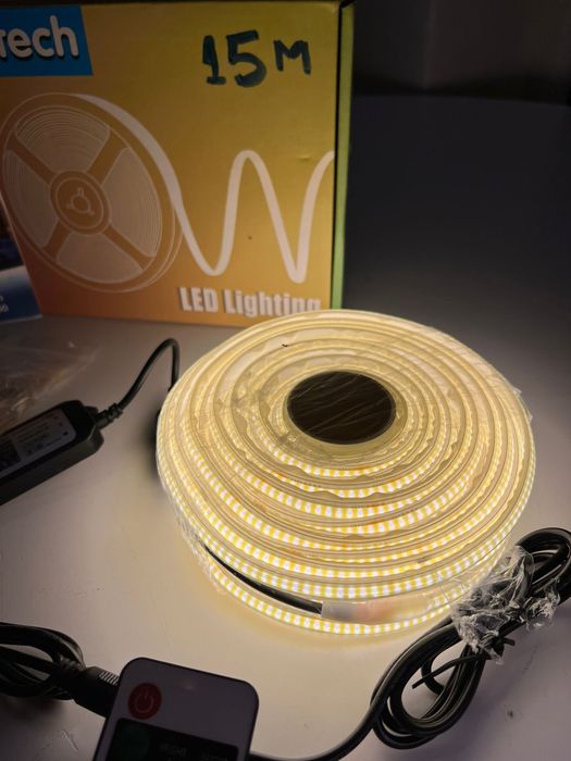 Banda led waterproof siliconica 15m cu bluetooth app pe telefon