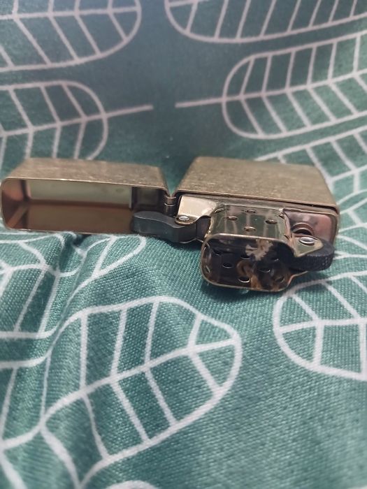 Bricheta Zippo nouă