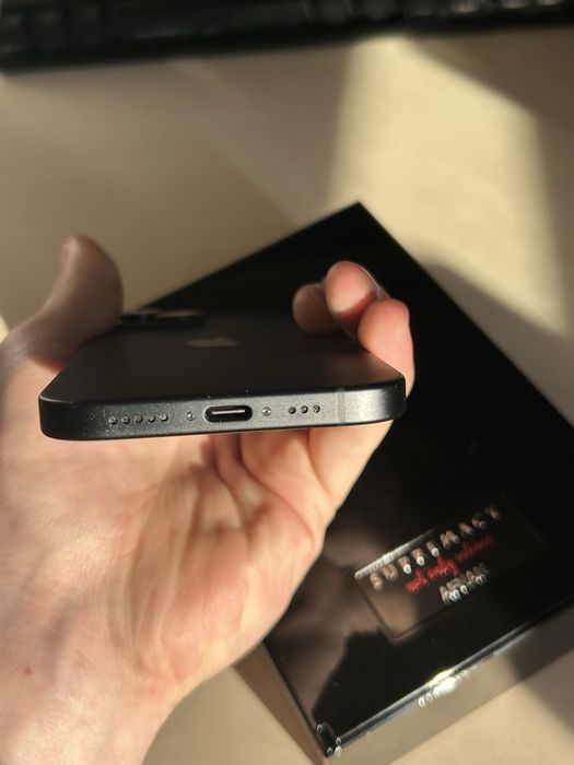 iPhone 15 128gb 90% baterie