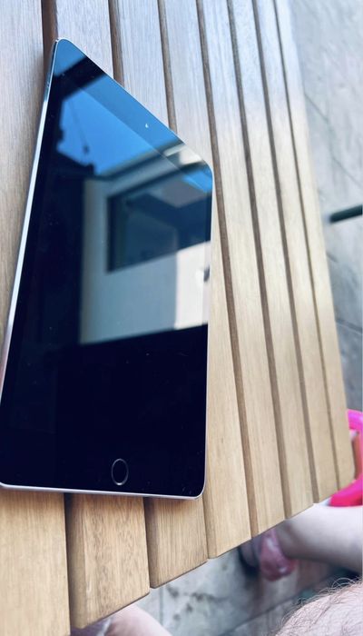 iPad mini 4, capacitate 128GB