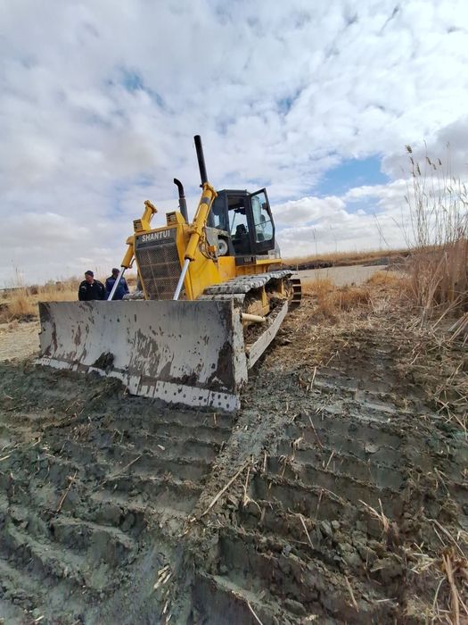 Shantui sd22s bulduzer boltniy ishlab turibdi kimga kerak bolsa aloqi