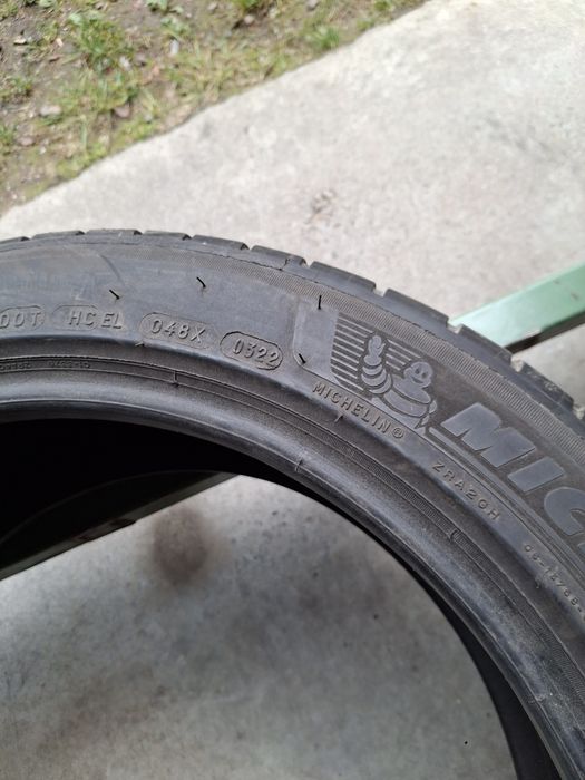2 Anvelope de vară  235 45 18 Michelin