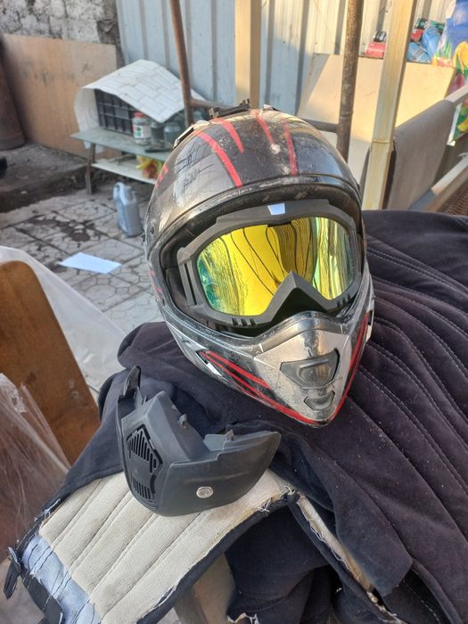 Продам кроссовый шлем