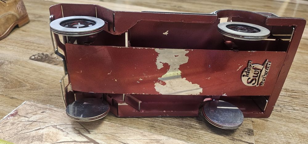 Mașină  din metal handmade