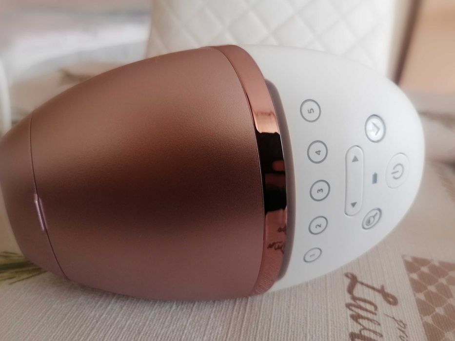 Фотоепилатор Philips Lumea Prestige BRI959