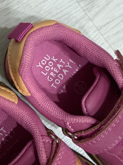 НОВЫЕ кроссовки