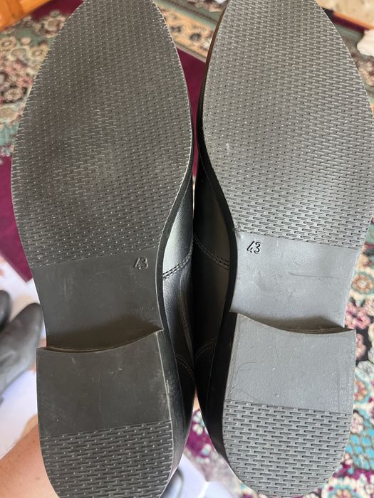 Мужские фабричные туфли 43 размер.
