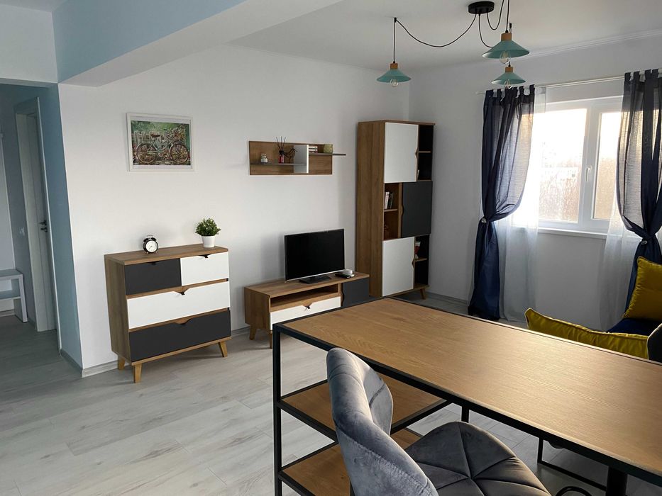 Apartament 2 camere + terasă, parcare privată, curte privată