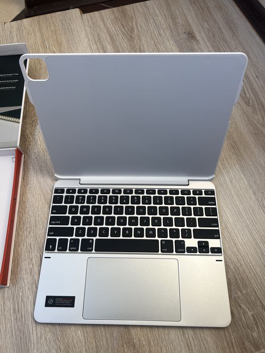 Продавам клавиатура за apple Brydge 12.9 max+