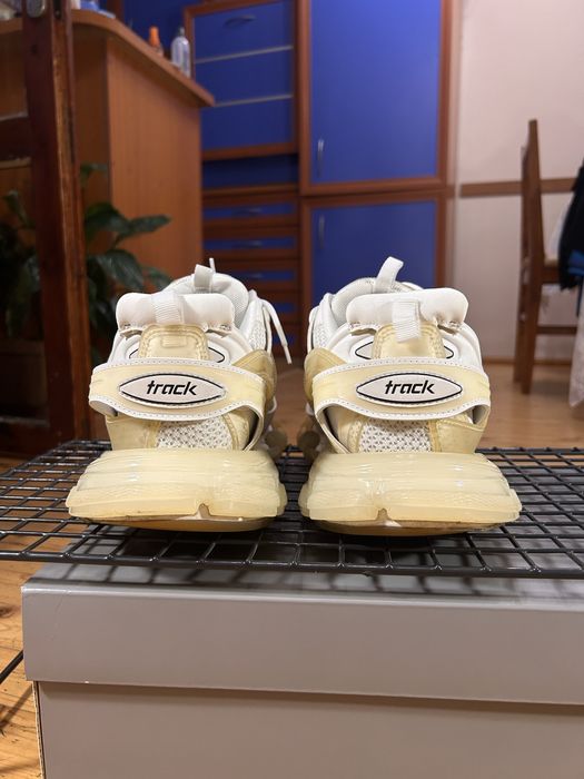 Balenciaga track clearsole