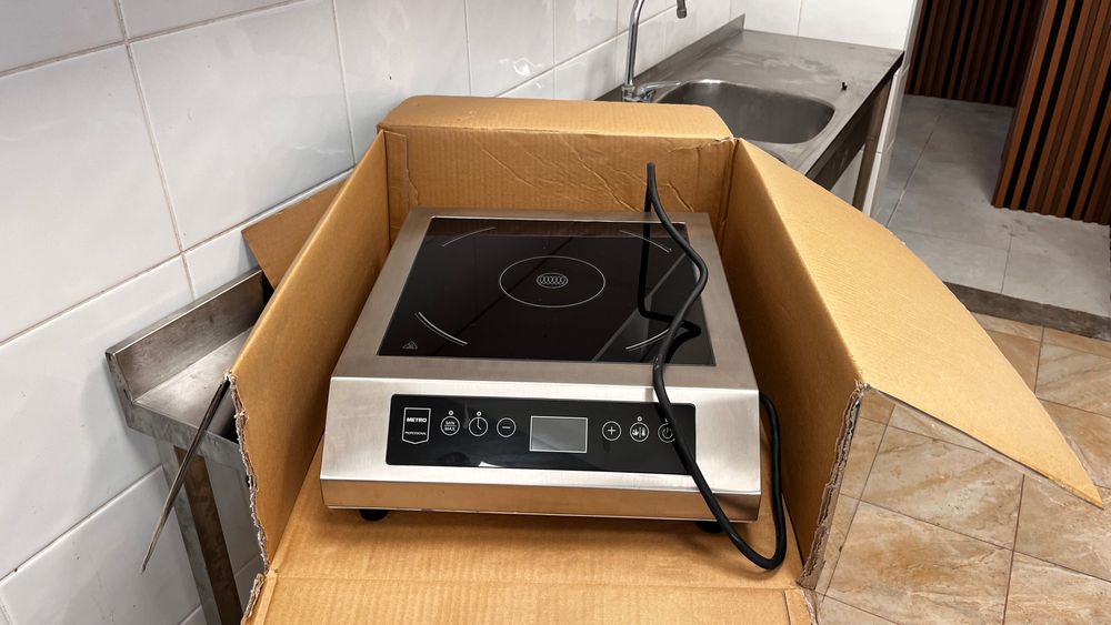 Индукционен котлон чисто нов