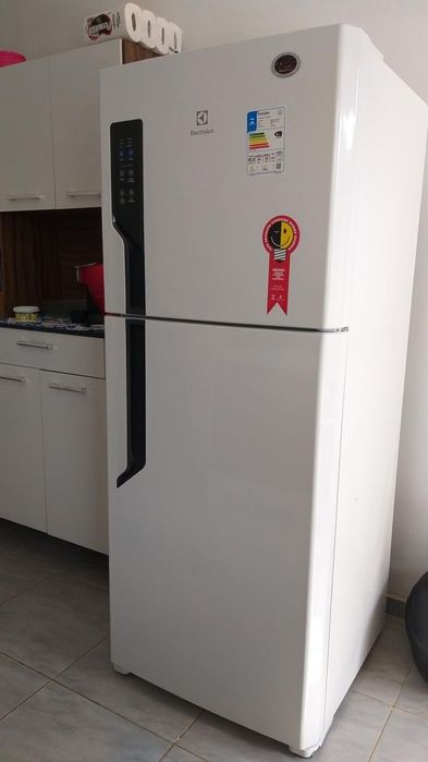 Ремонт холодильников морозильник