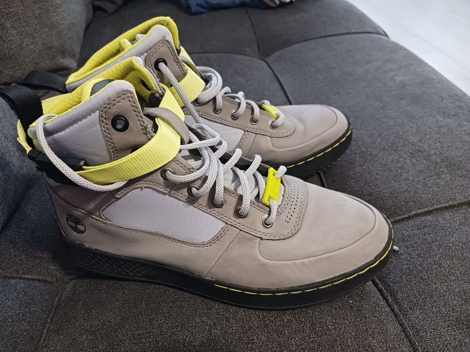 Vând ghete de barbati nr 41.5 timberland!
