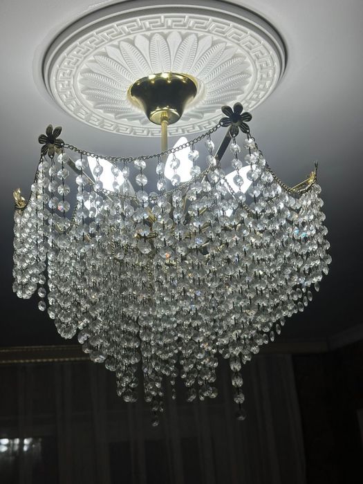 Люстра для зала