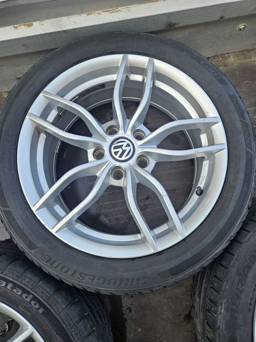 Vând jante VW r17