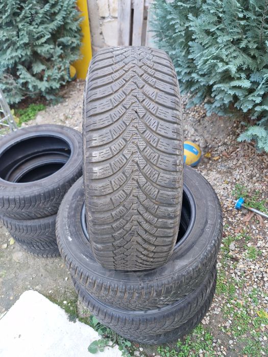 De vanzare cauciucuri