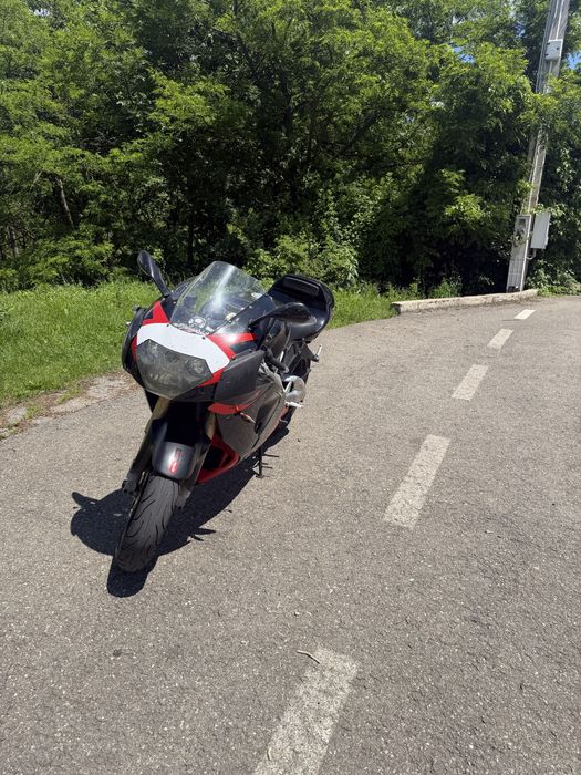 Aprilia Rsv 1000