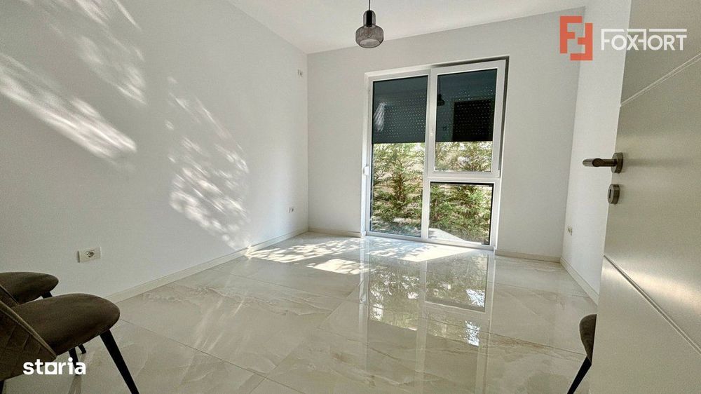 Duplex de vanzare cu 3 camere si 2 bai, zona Giarmata Vii