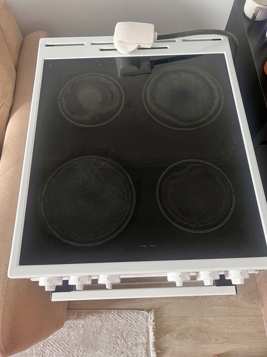 Срочно продам электро плиту