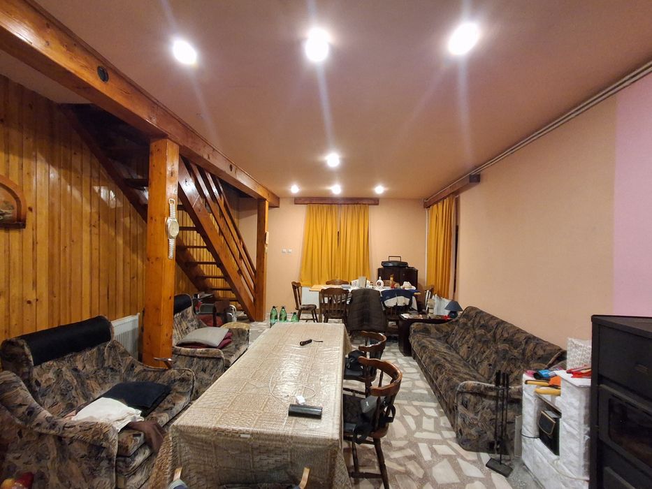 Vand casa de vacanta P+1 Valiug - Crivaia