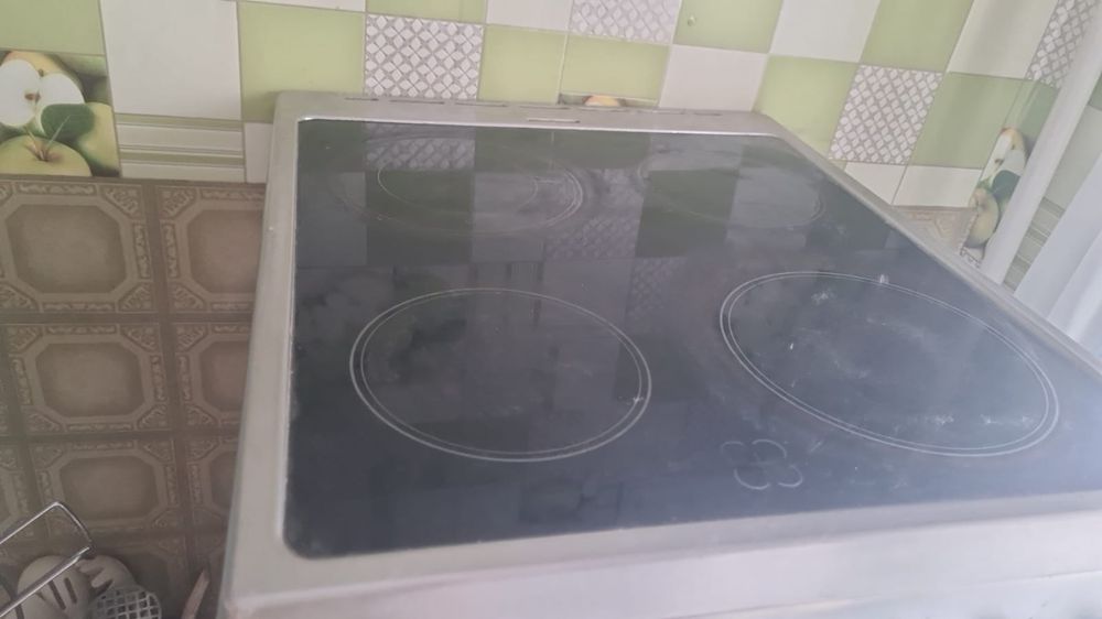 Срочно! Продаётся электроплита