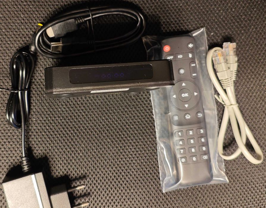 Продавам Android TV Box x96 x4 4GB RAM/64GB eMMC/8K с IP ТЕЛЕВИЗИЯ