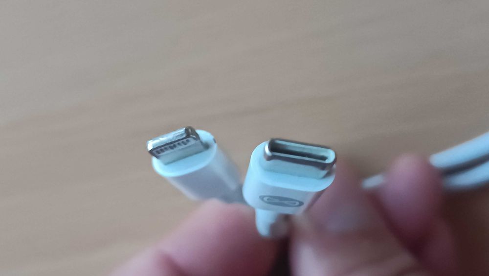 Кабел за данни и зареждане на Apple за iPhone USB-C към Lightning  1 м