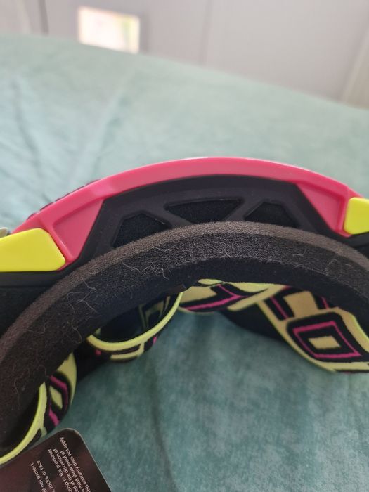 Vand 2 perechi de ochelari pentru enduro