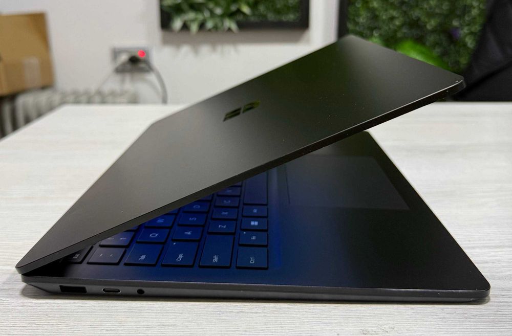 Surface Laptop 5 Black  13.5” 2K IPS (Сенсорный) I7-1265u - 16G/512GB