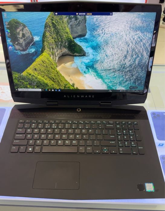 Alienware M17 R1 2019 год