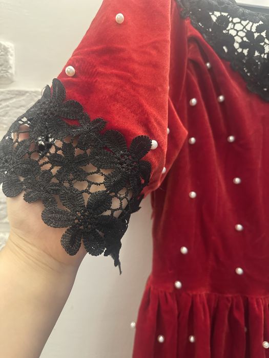 Продам шикарное велюровое платье в пол