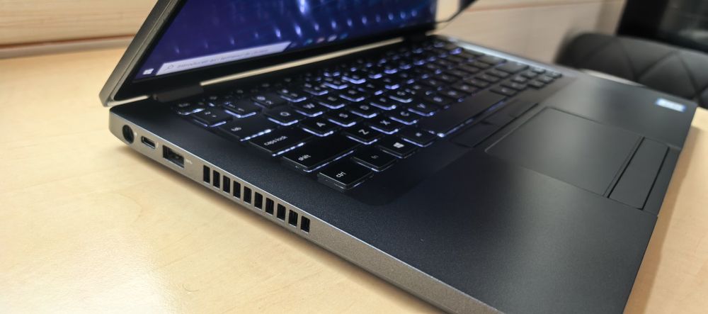 Laptop Dell Latitude 5401_i5-9300H_16GB DDR4_512GB SSD_14"IPS (ca NOU)