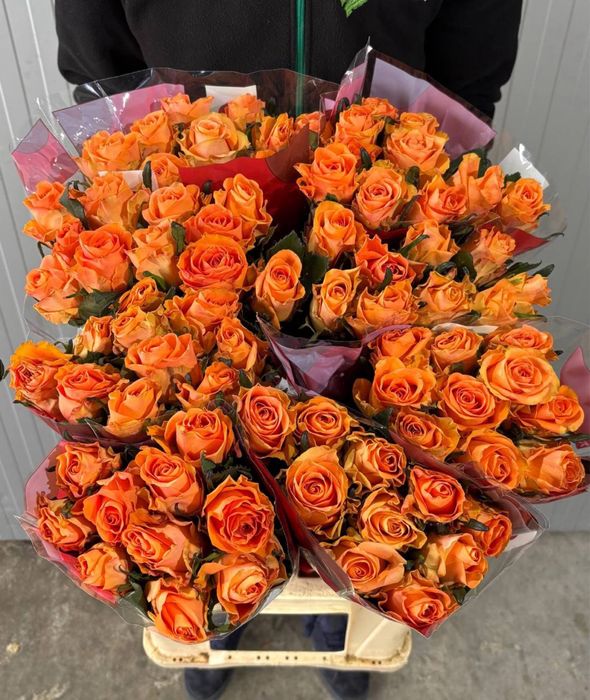 Букеты пионов , тюльпаны,розы