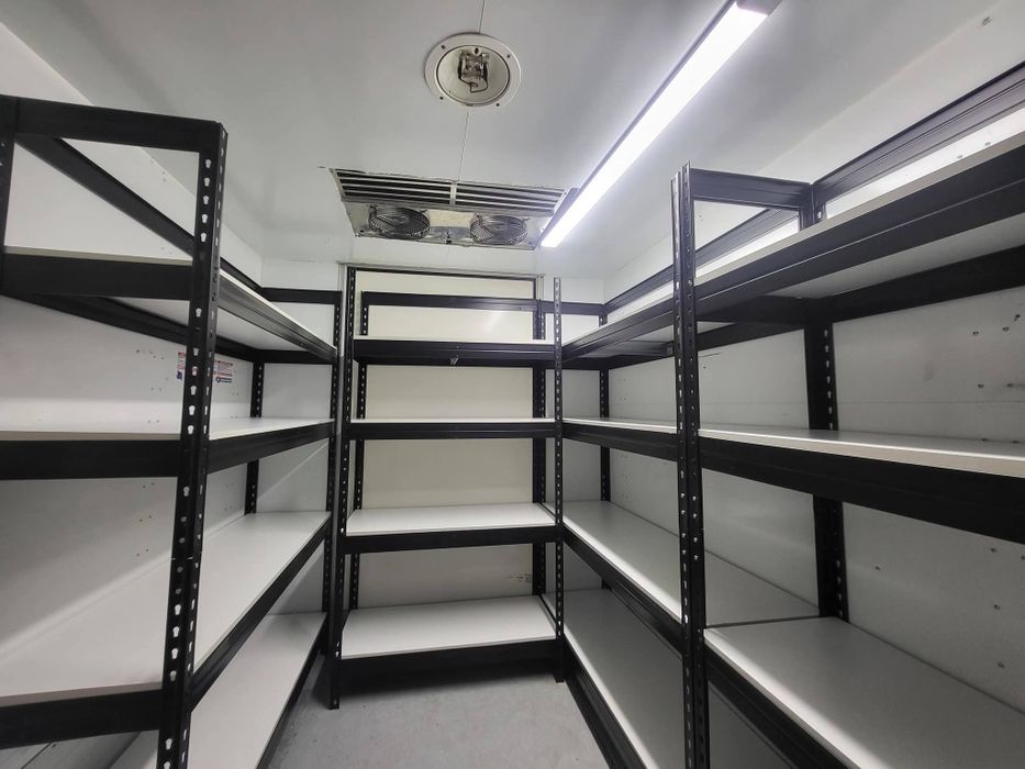 remorca frigorifica /cub frigorific/ vitrine frigorifice /dozator bere