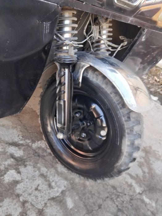 Pul zaril . 1 tonnalik elektr skuter sotiladi.