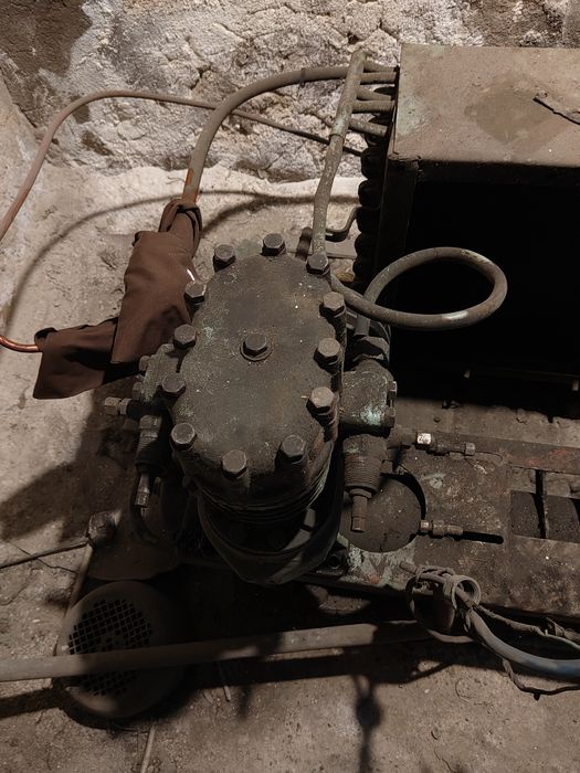 Компресор для холодильника, можно в комплекте.