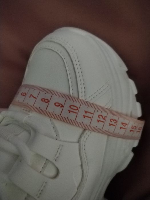 Маратонки, снежно бели, с платформа