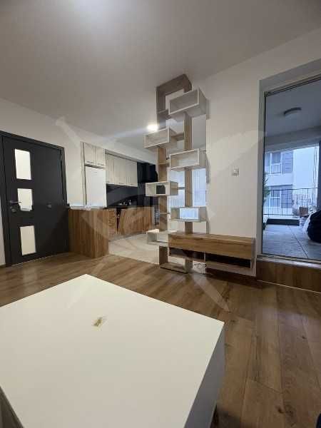 Тристаен апартамент в Христо Смирненски!