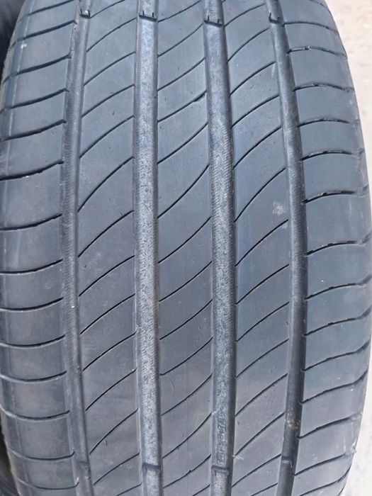 215/55/18 2броя Michelin Primacy4.Гумите са в много добро състояние бе