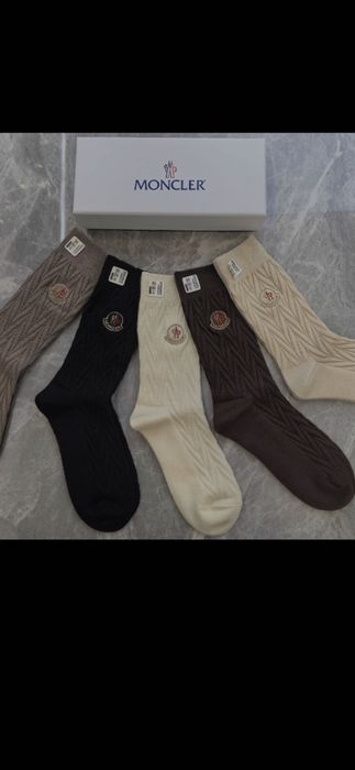 Șosete Mon*cler, model 2026, preț ptr o pereche
