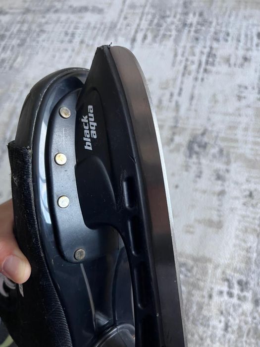 продам коньки HS-207