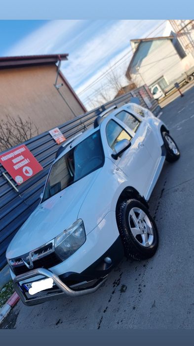 Vând Dacia Duster